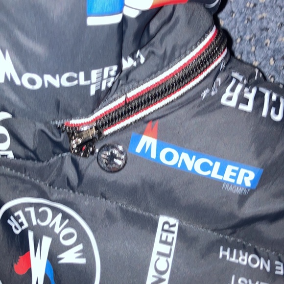 Moncler - Picture 4 of 10